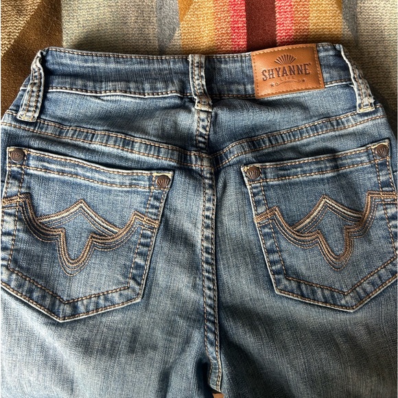 Shyanne Light Wash Tidal Riding Jeans - Picture 2 of 6